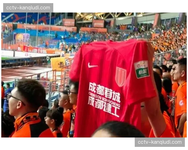 VAR长时间审核是否越位，打断成都蓉城一次极具威胁的反击